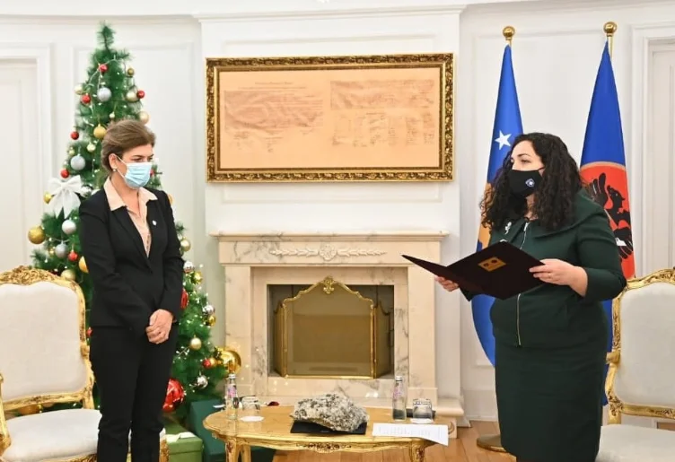 EU Monitore: Vjosa Osmani hat die Entlassung von Valdete Daka nicht auf dem Gesetz gestützt