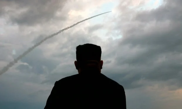 Um 10:17 Uhr feuerte Nordkorea ballistische Raketen aus dem U-Boot