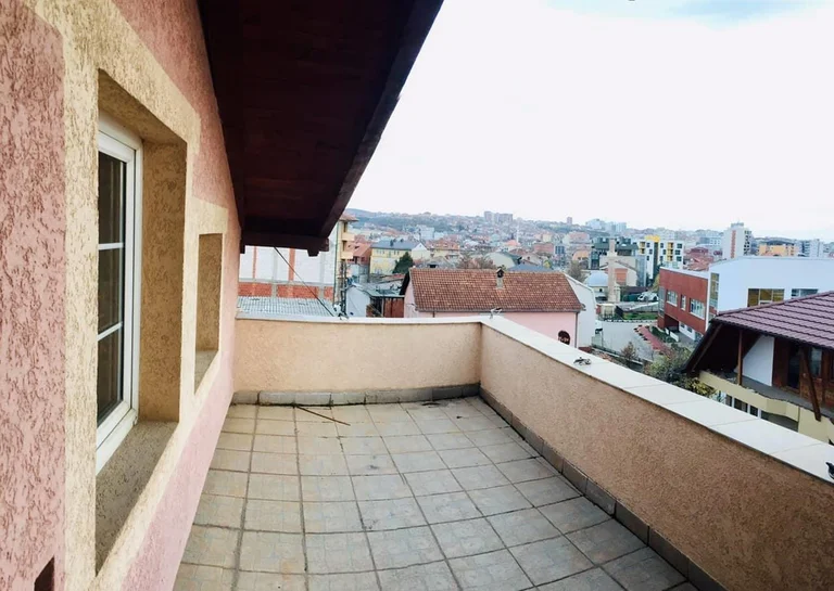 Lapjan wendet seine Frau weg von zu Hause, sagt, er kümmerte sich nicht um seine Mutter
