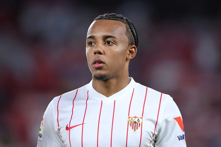 Graf vergisst Chelsea, sein Agent beginnt Verhandlungen mit Man United