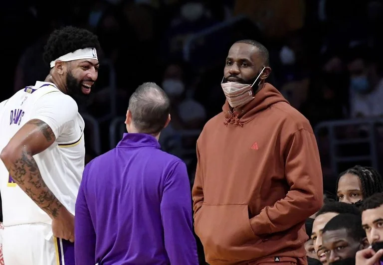 Laker's coach will choose formation in collaboration with LeBron James and Anthony Davis.