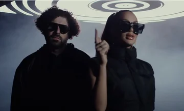 Questions mystérieuses : Quelque chose ne va pas avec Dafina Zeqiri et McKresha