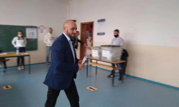 Podujevo Initiative Kandidaten: Head erzählt
