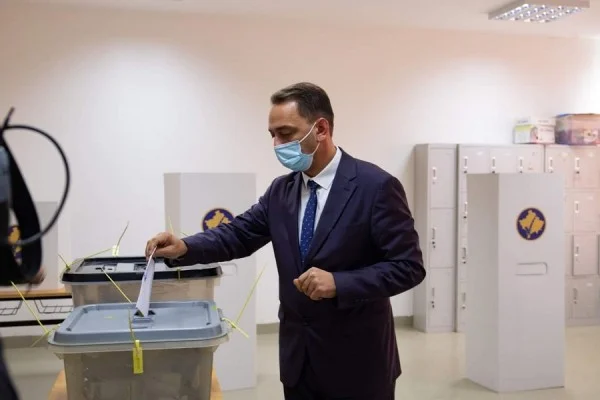 Fadil Nura votos: El proceso electoral pasa sin problemas