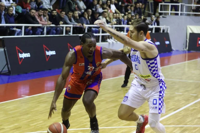 Golden Eagle Star-Sygal Pristina en la Supercopa Mundial final
