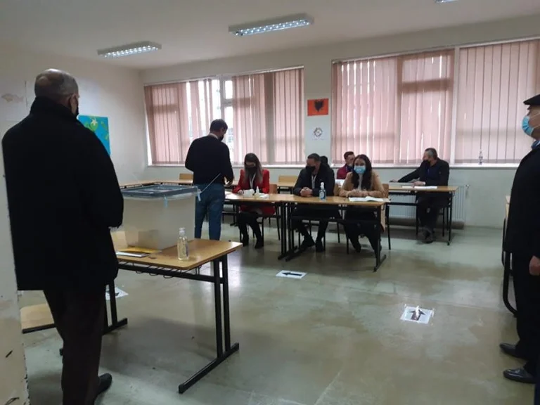 Kosovo vota hoy: Estas son las medidas que tiene que implementar el día de las elecciones