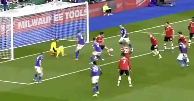 Leicester gira Man United