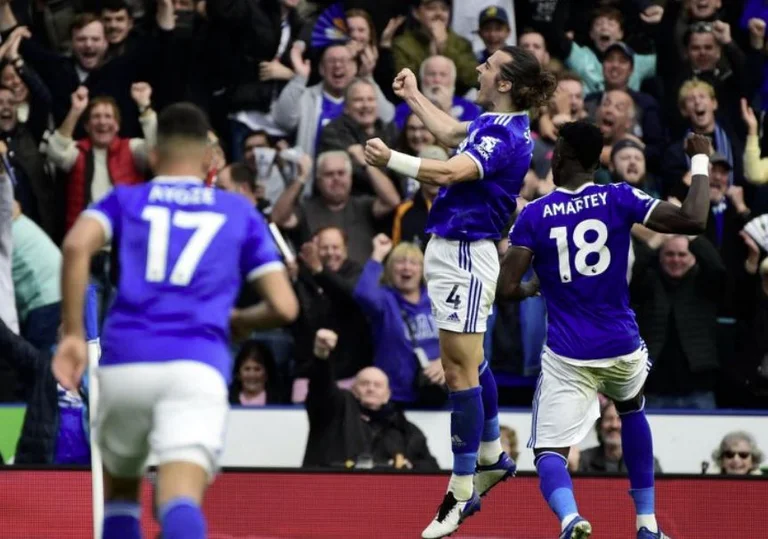 Leicester vince il gioco contro Man Utd Man City ottiene tre punti senza problemi con Burnley