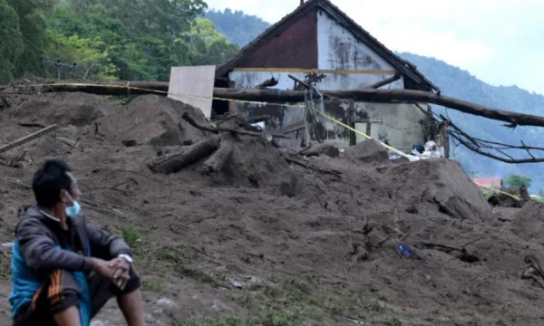 Tre morti del terremoto sull'isola turistica popolare