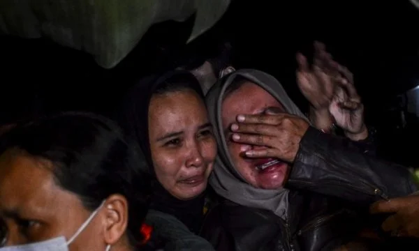 Tragedy in Indonesien ertrinken im Fluss 11 Kinder während einer Schulreise