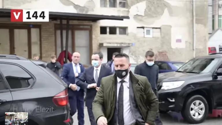 Hani Lumez: Albin Kurti für die Kampagne mit schwarzen Jeeps entsperrt die Stadt bis zur Trocha
