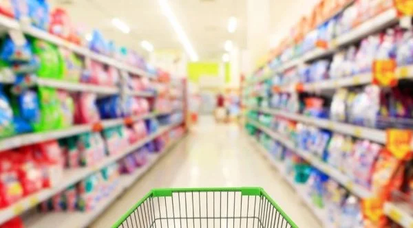 Dyfishohen ankesat e konsumatorëve – në pandemi hasen produkte me afat të skaduar, ngritën çmimet