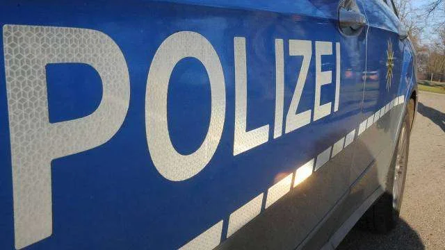 Un Kosovar e un tedesco sono stati arrestati come “policemen” ha adottato 300mila euro.