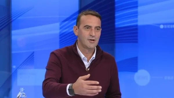 Daut Haradinaj para el Puente Ismaili: Además de Bon Vivat, no conocido por ningún éxito en la capital