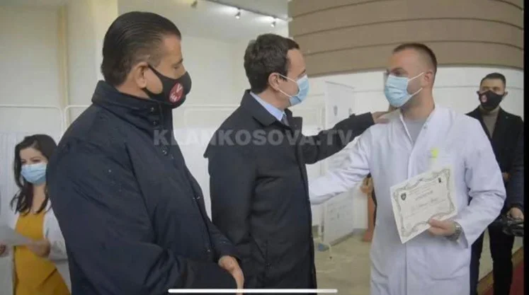 LVV attivista dice agli occhi di Kurt: Sono deluso con il tuo candidato per il presidente Mitrovica