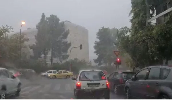 Il “bals” case in tempesta e negozi domani chiudono le scuole in diverse aree del paese