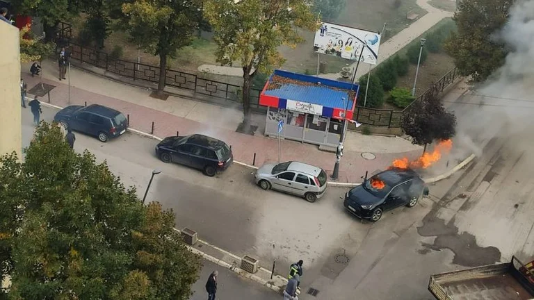 Nicht eine, einige Autos mit RKS-Kennzeichen im Norden verbrannt