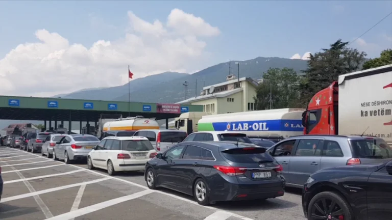 Dies sind neue Regeln für die Überquerung Kosovo- Albanien