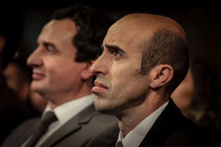 Il membro rispettato del VV accusa la storia del partito di essere nascosto