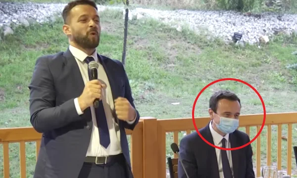 Mister Bini: Come ha reagito Albin Kurti a Miss Granny (Video)
