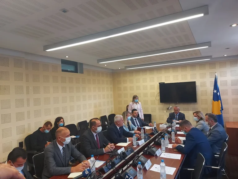 Dopo aver lasciato l'opposizione, torna in commissione per la segnalazione del ministro Svechla