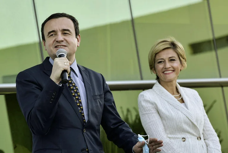 Nushi: Mimoza Kusari prometió un concurso para el Profiter del Año