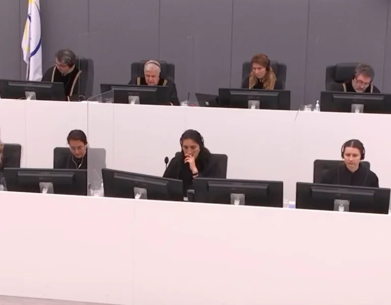 Il quarto testimone nel caso di Mustafa inizia la sua testimonianza