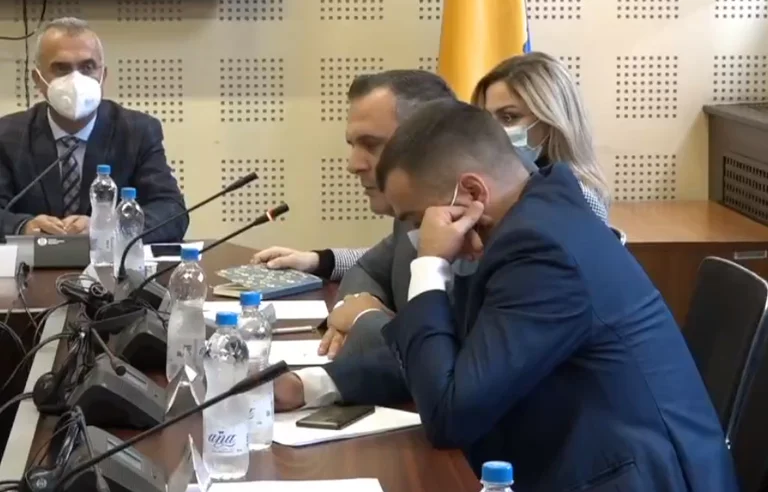 Police stuck north: This expression by Mefail Bajqinovci, the director of the police, is attributed to them.