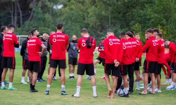 La stella dell'Albania infetta COVID-19, perde la partita con la Polonia