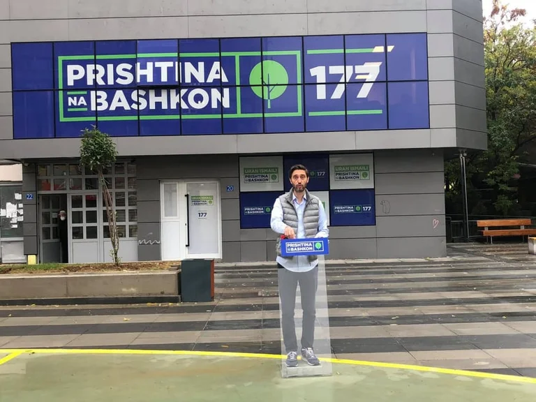Maire de 24 heures : Le pont Ismaili lance une activité 24 heures sur 24, sans interruption des réunions et des visites à Pristina
