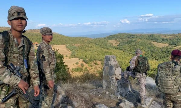 Il giornale serbo ha diffuso il panico: sassi di nuovo in Kosovo