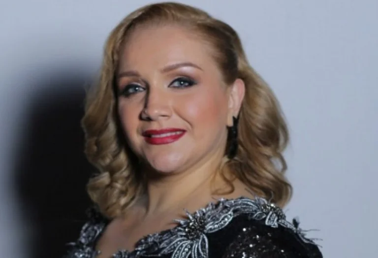 cantante Mitrovica: Né è il termine all'ambasciata, che stavo lasciando questo paese oggi