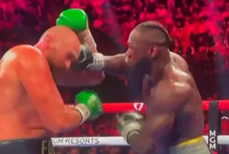 Sorprendentemente, si alzò: Wilder fu sconfitto ma questo diritto delle sue onde causate sul corpo di Fury