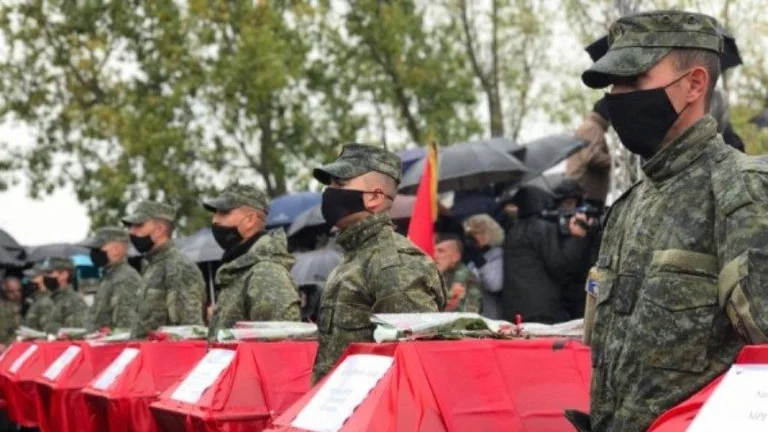 Kurti a Rezalla: I crimini di guerra non possono essere coperti nel cimitero della Serbia