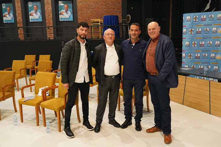 Agim Ceku and lawyer Rame Gashi are massitically mobilised in support of Daut Haradinaj