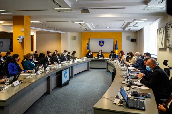 Albin Kurti me ministra mbërrin shumën e 6 milionë e 49 mijë euro veç me pasuri të paluajtshme