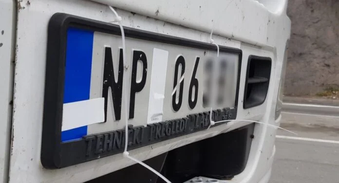 Police from today start fines for vehicles that fail to comply with the rules of stickers