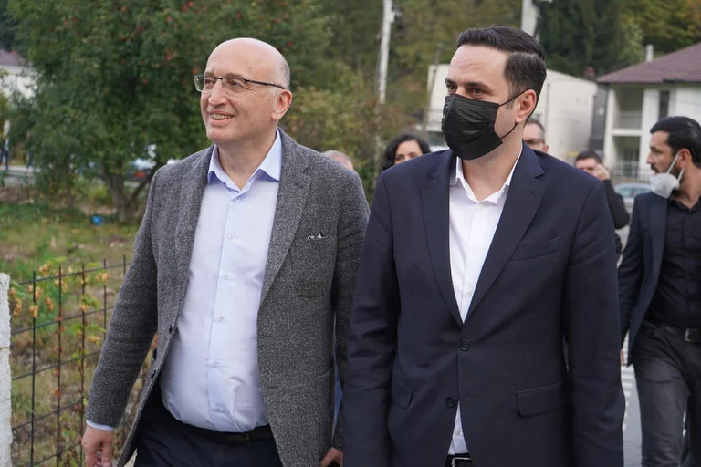 Dr. Armend Agolli: Die Leute sind bei uns