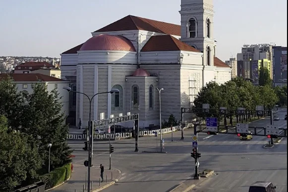 Sei persone ferite in un incidente stradale nella Cattedrale di Pristina
