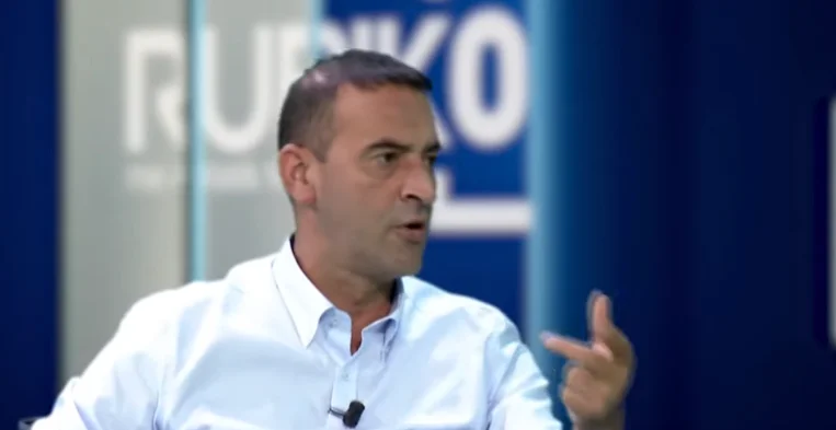 Daut Haradinaj godet Vitinë: Me mu pas vra në luftë 700 njerëz m’kish ardhë marre dhe e kisha ulë krytë