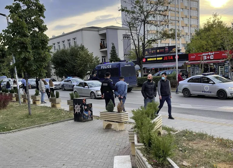 Rrahja mes disa personave në Prishtinë: Policia jep detaje
