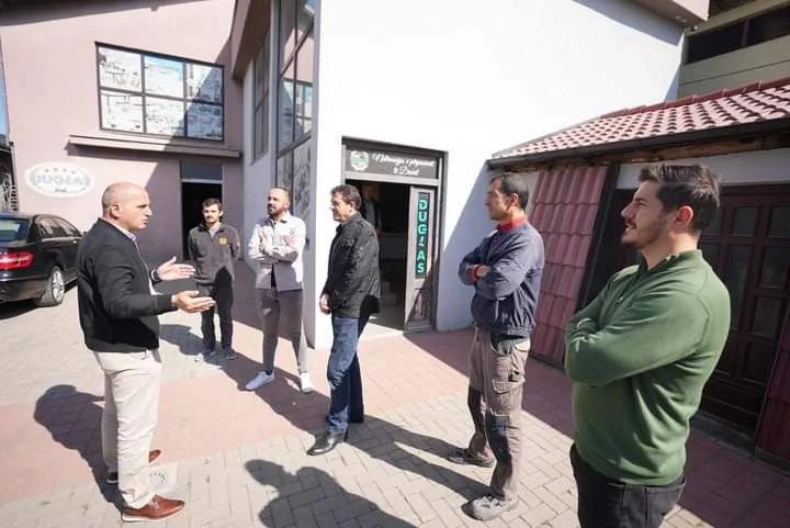 Hyseni shpalos konceptin modern për mbështetje ndaj bizneseve në Podujevë