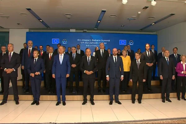Liderët e BE-së dhe Ballkanit Perëndimor bëjnë fotografi të përbashkët