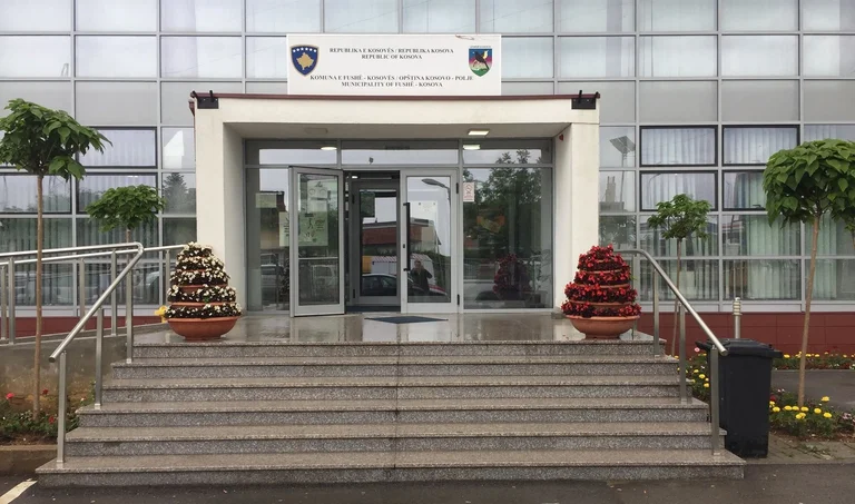 Një fëmijë në Fushë Kosovë dërgohet për t’u bërë nënë