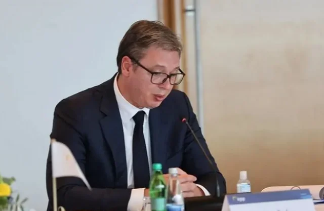 Vuçiq njoftoi se nesër do të kërkojë konfirmimin nga Greqia se nuk do ta njohë Kosovën