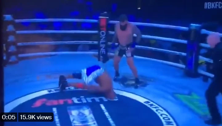 Vrau kundërshtarin me nokaut brutal: Reagon luftëtari pasi e kuptoi se rivali i tij nuk jeton më