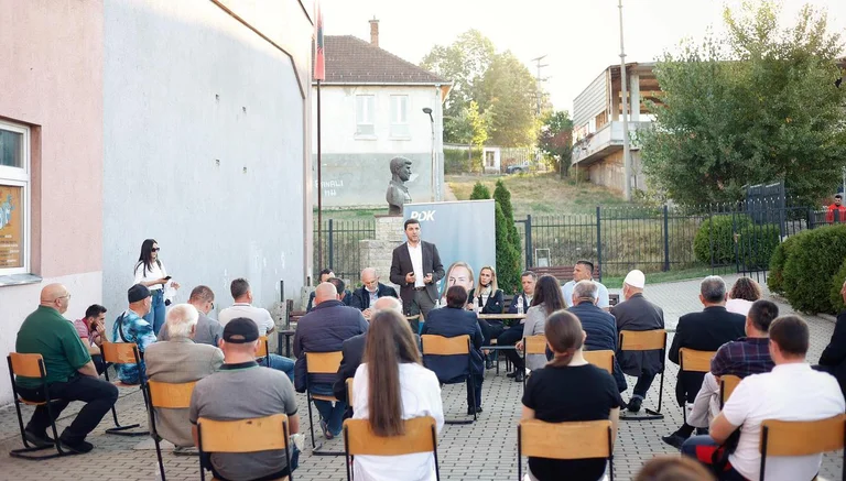 Krasniqi para banorëve të Hasit, paraqet programin e tyre qeverisës për Gjakovë