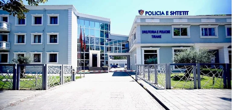 Albaniens Polizeidirektor General Downloaded