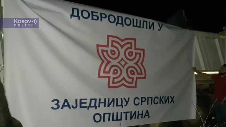 Drejt ndarjes së Kosovës: Profesor Smajlaj thotë që VV do t’ua bëj për hair Zajednicën, serbëve