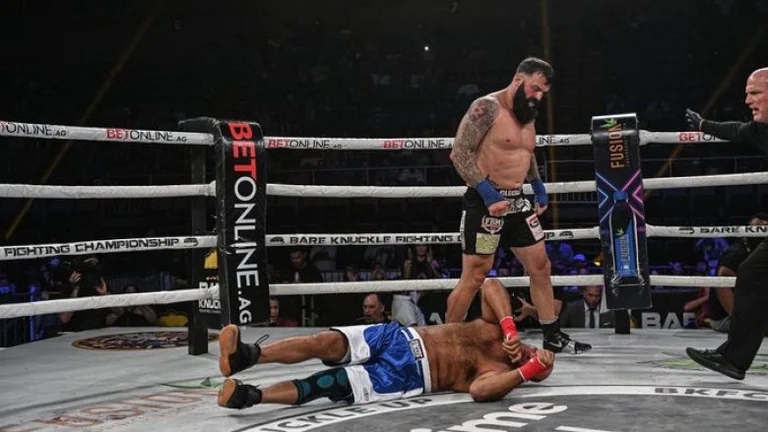 Tragjike: Ylli i MMA ndërron jetë pas nokautit brutal